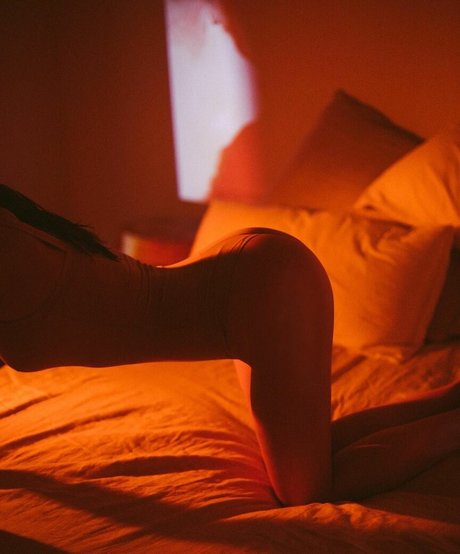 Foto di nudo di fuga di OnlyFans di Ursula Corbero