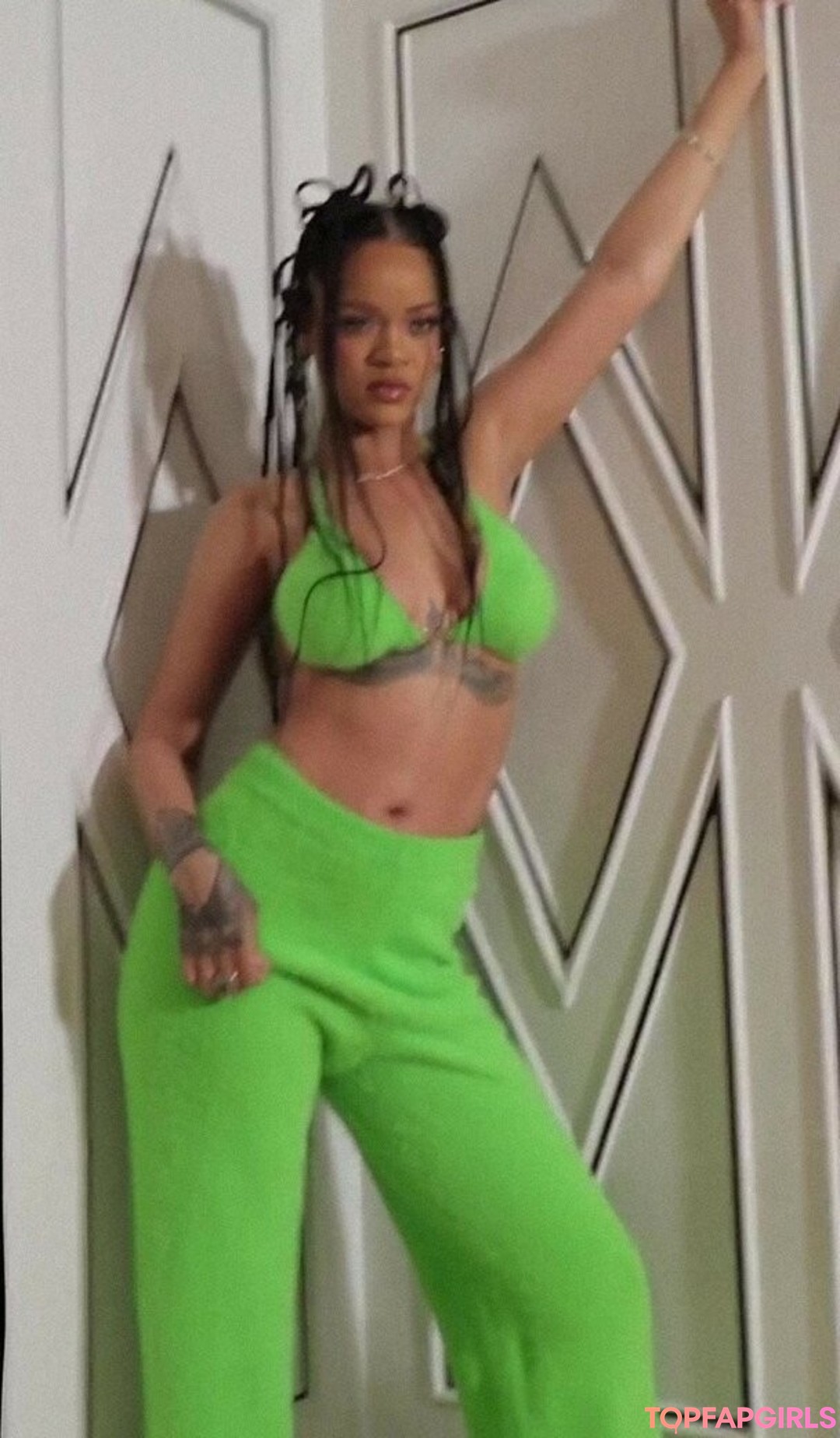 Foto di nudo di fuga di OnlyFans di Rihanna #1084