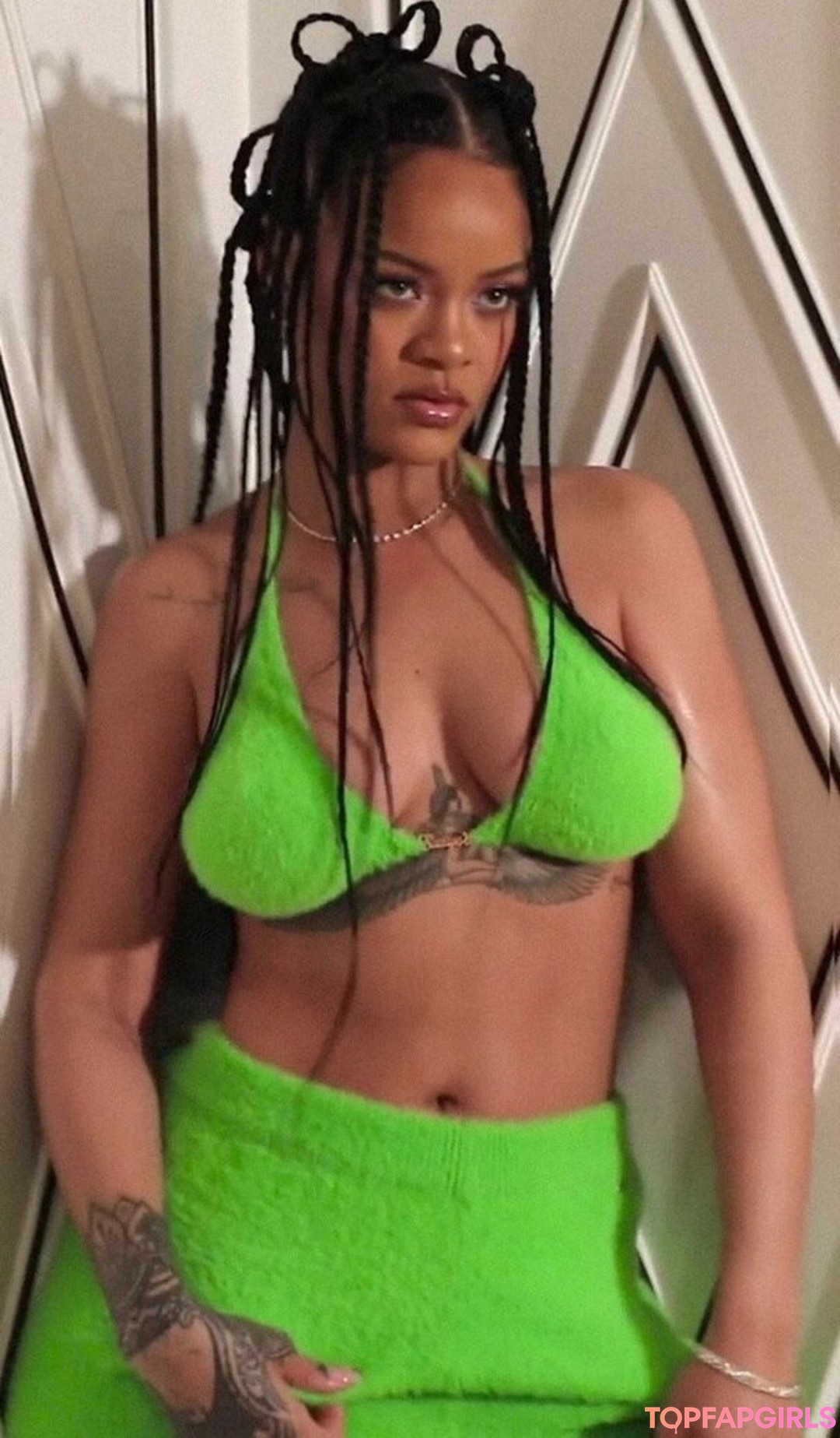 Foto di nudo di fuga di OnlyFans di Rihanna #1085