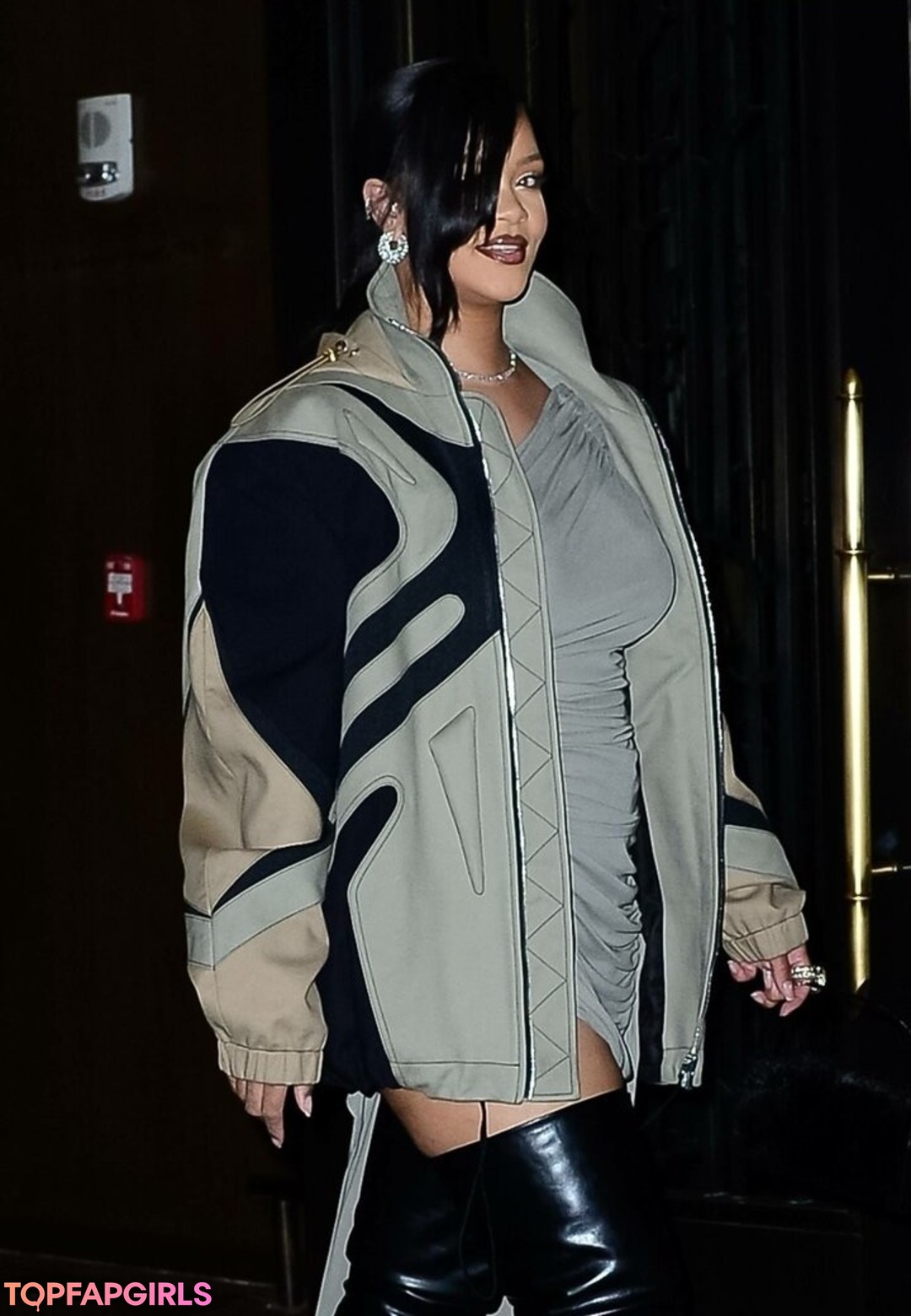 Foto di nudo di fuga di OnlyFans di Rihanna #1122