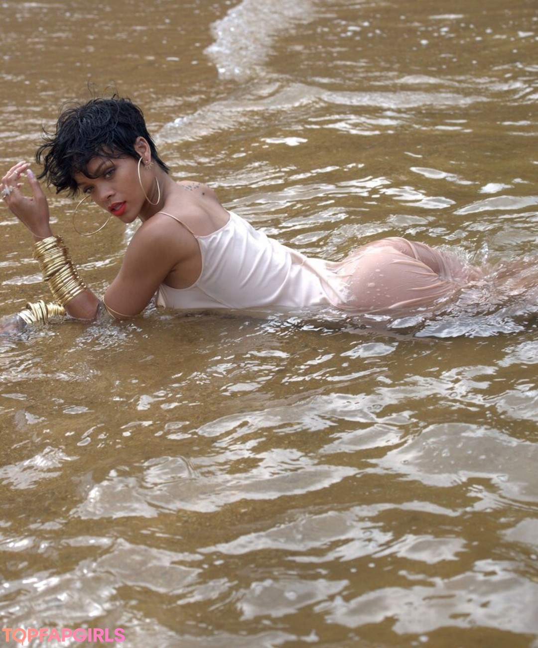 Foto di nudo di fuga di OnlyFans di Rihanna #1375