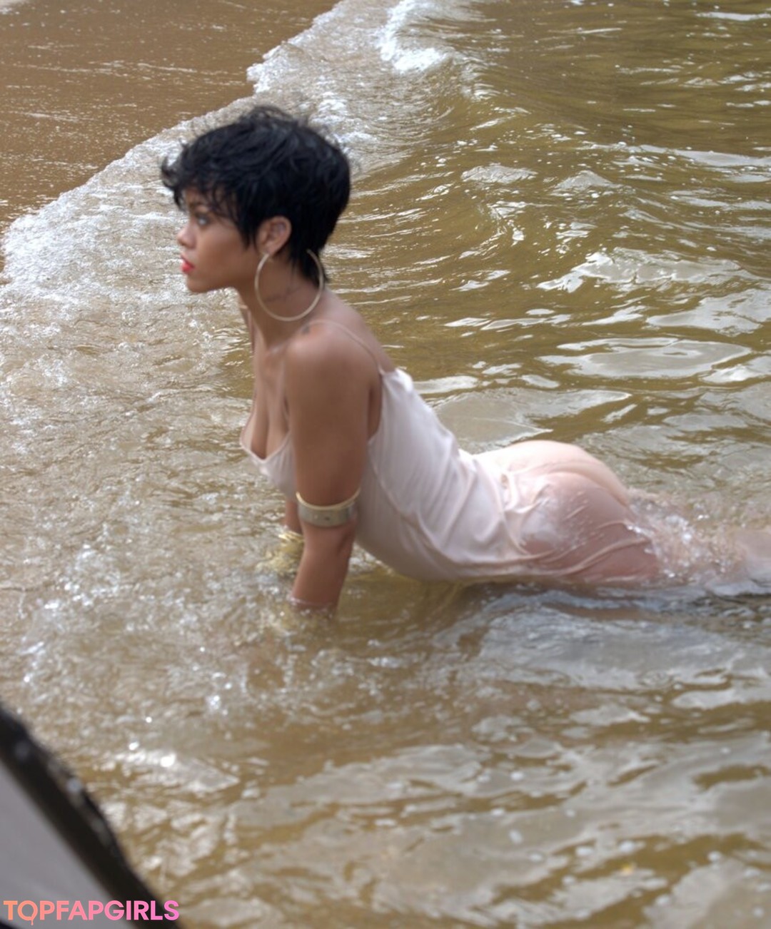 Foto di nudo di fuga di OnlyFans di Rihanna #1386
