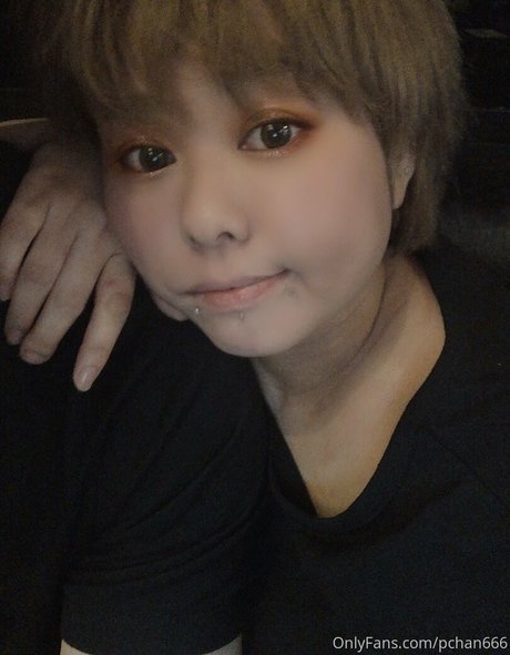 Foto di nudo di fuga di OnlyFans di Pchan666