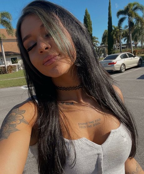 Cora Jade