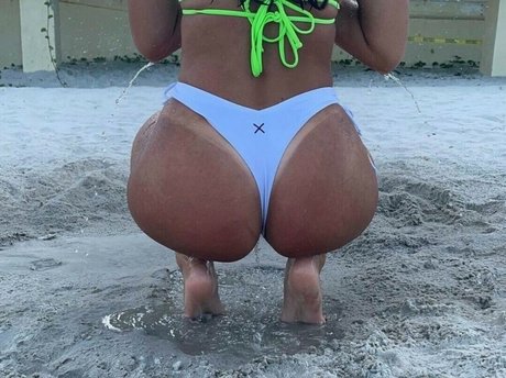 Foto di nudo di fuga di OnlyFans di Aspen Reed