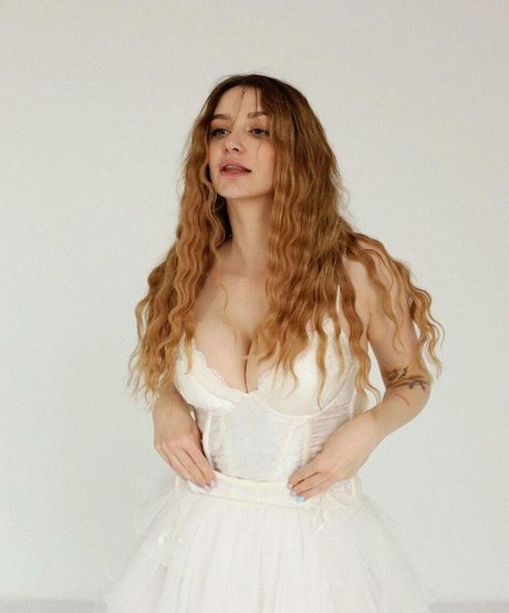 Foto di nudo di fuga di OnlyFans di Lyasheva
