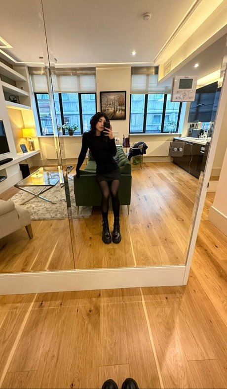Foto di nudo di fuga di OnlyFans di Alexa Mansour