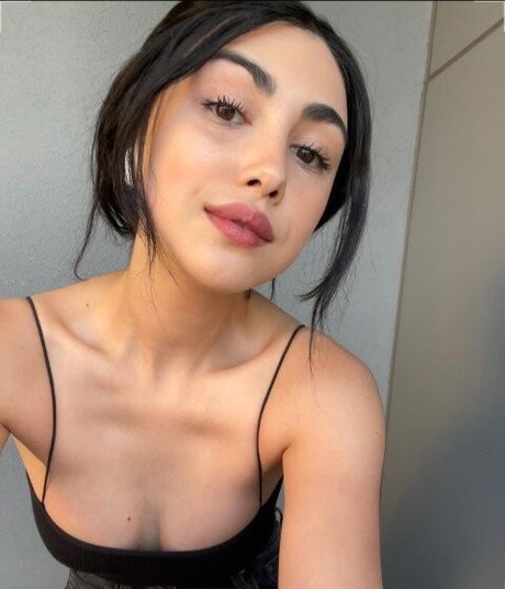 Foto di nudo di fuga di OnlyFans di Alexa Mansour