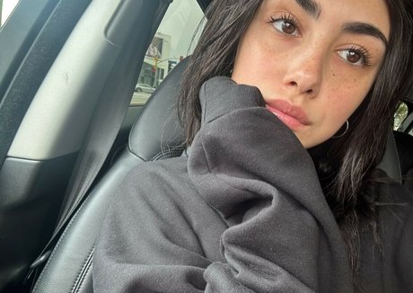 Alexa Mansour