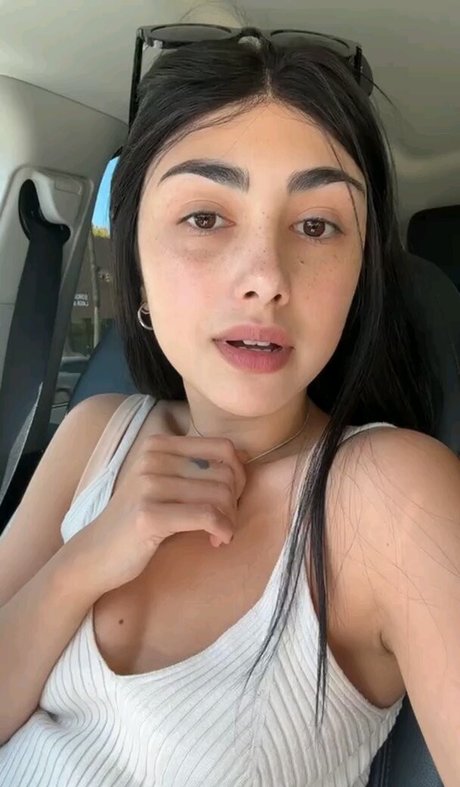 Foto di nudo di fuga di OnlyFans di Alexa Mansour