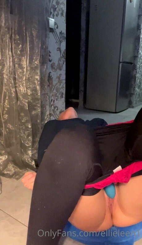 Foto di nudo di fuga di OnlyFans di Ellieleen