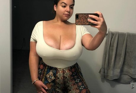 Iloveteniah