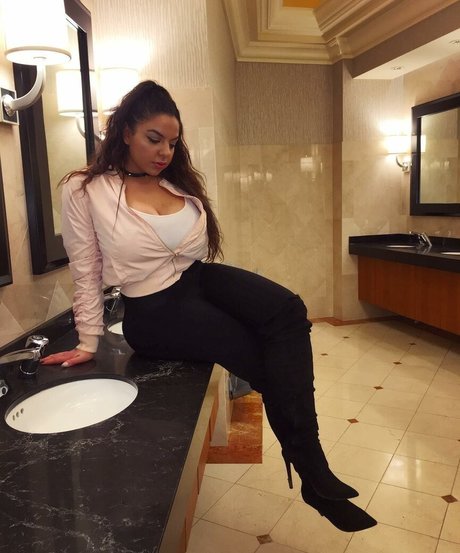 Iloveteniah