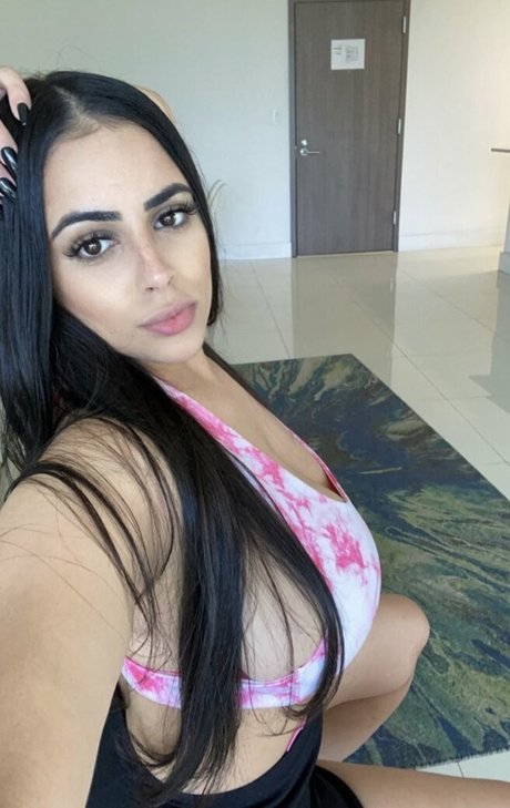 Foto di nudo di fuga di OnlyFans di Alexa Attias