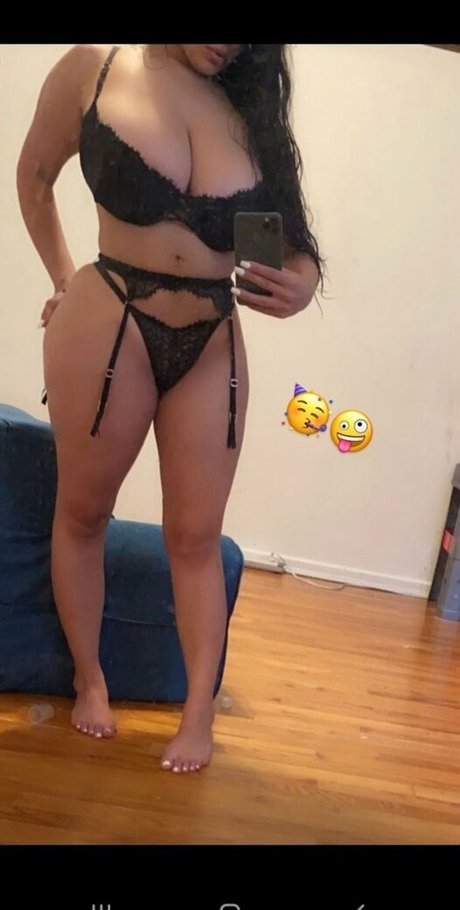 Foto di nudo di fuga di OnlyFans di Alexa Attias