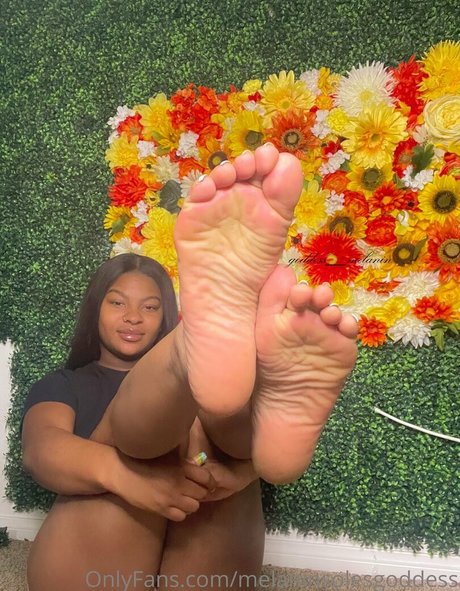Foto di nudo di fuga di OnlyFans di Melaninsolesgoddess