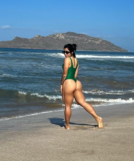 Foto di nudo di fuga di OnlyFans di Evelyn Salomon