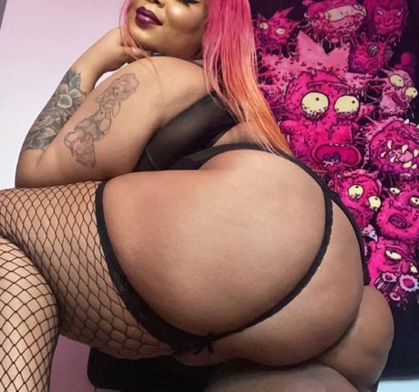 Foto di nudo di fuga di OnlyFans di Chokahontass