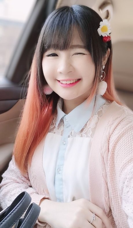Foto di nudo di fuga di OnlyFans di Clarissa Punipun