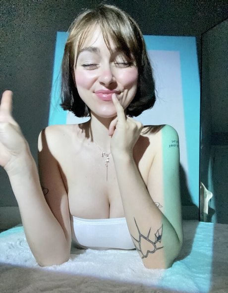 Foto di nudo di fuga di OnlyFans di Awholelottazozo