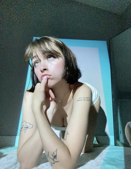Foto di nudo di fuga di OnlyFans di Awholelottazozo