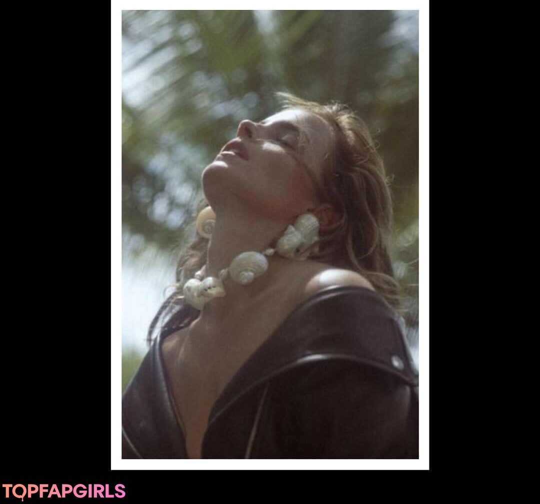Foto di nudo di fuga di OnlyFans di Emma Watson #1025