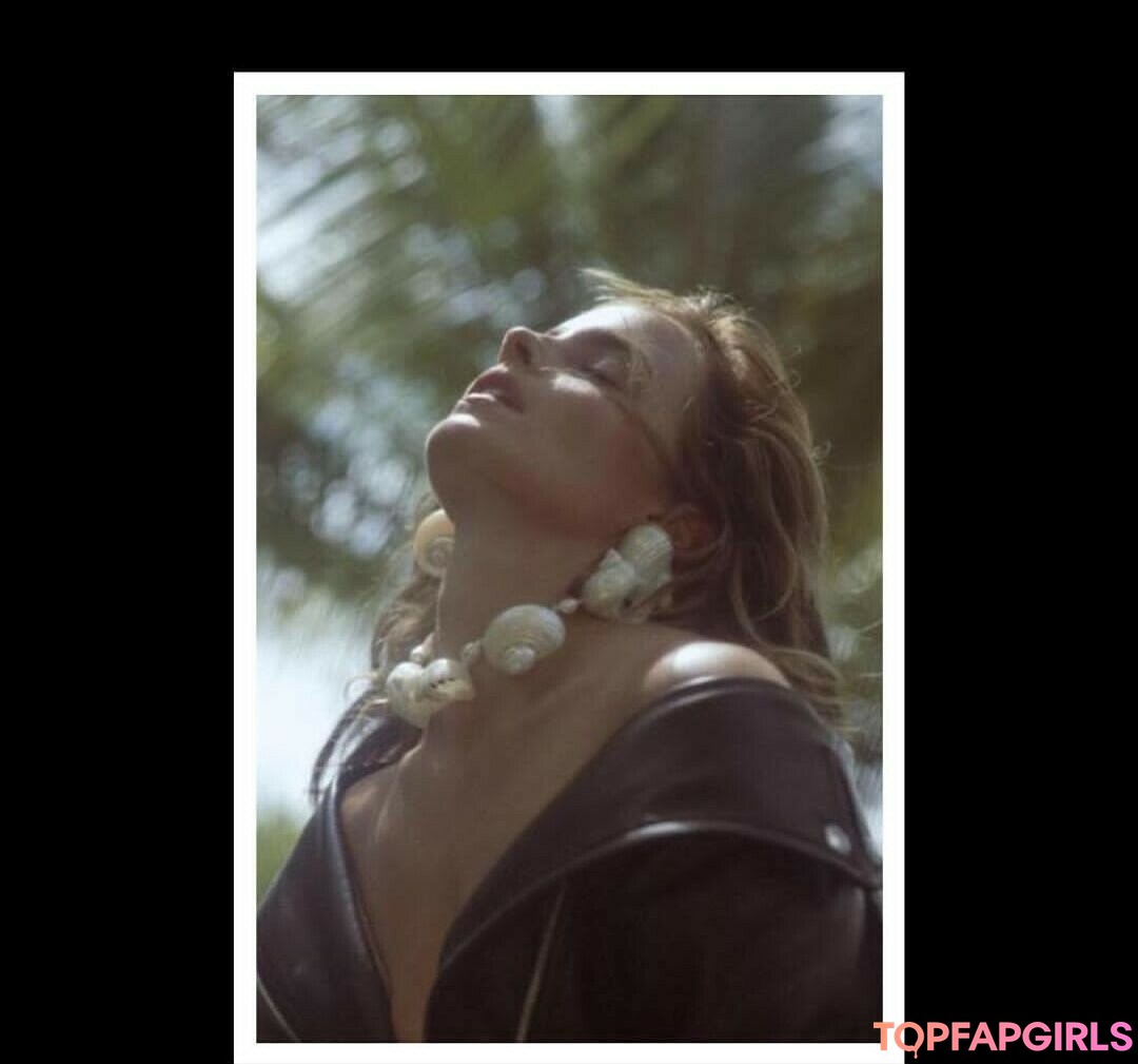 Foto di nudo di fuga di OnlyFans di Emma Watson #1032