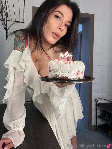 Mia Moonn