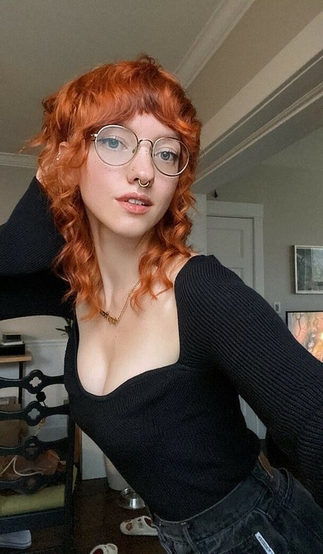 Foto di nudo di fuga di OnlyFans di Pleasequietdown