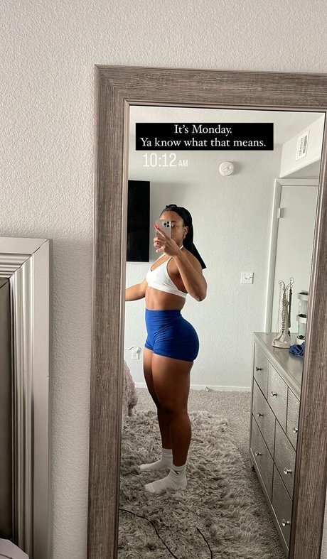Foto di nudo di fuga di OnlyFans di Aaaaayevuh