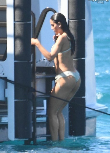 Eiza Gonzalez