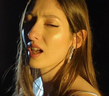 Foto di nudo di fuga di OnlyFans di Aloona Larionova