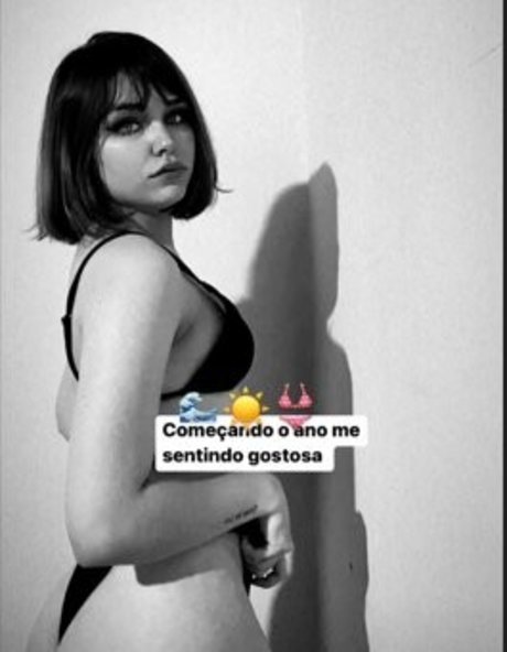 Foto di nudo di fuga di OnlyFans di Larissinharp