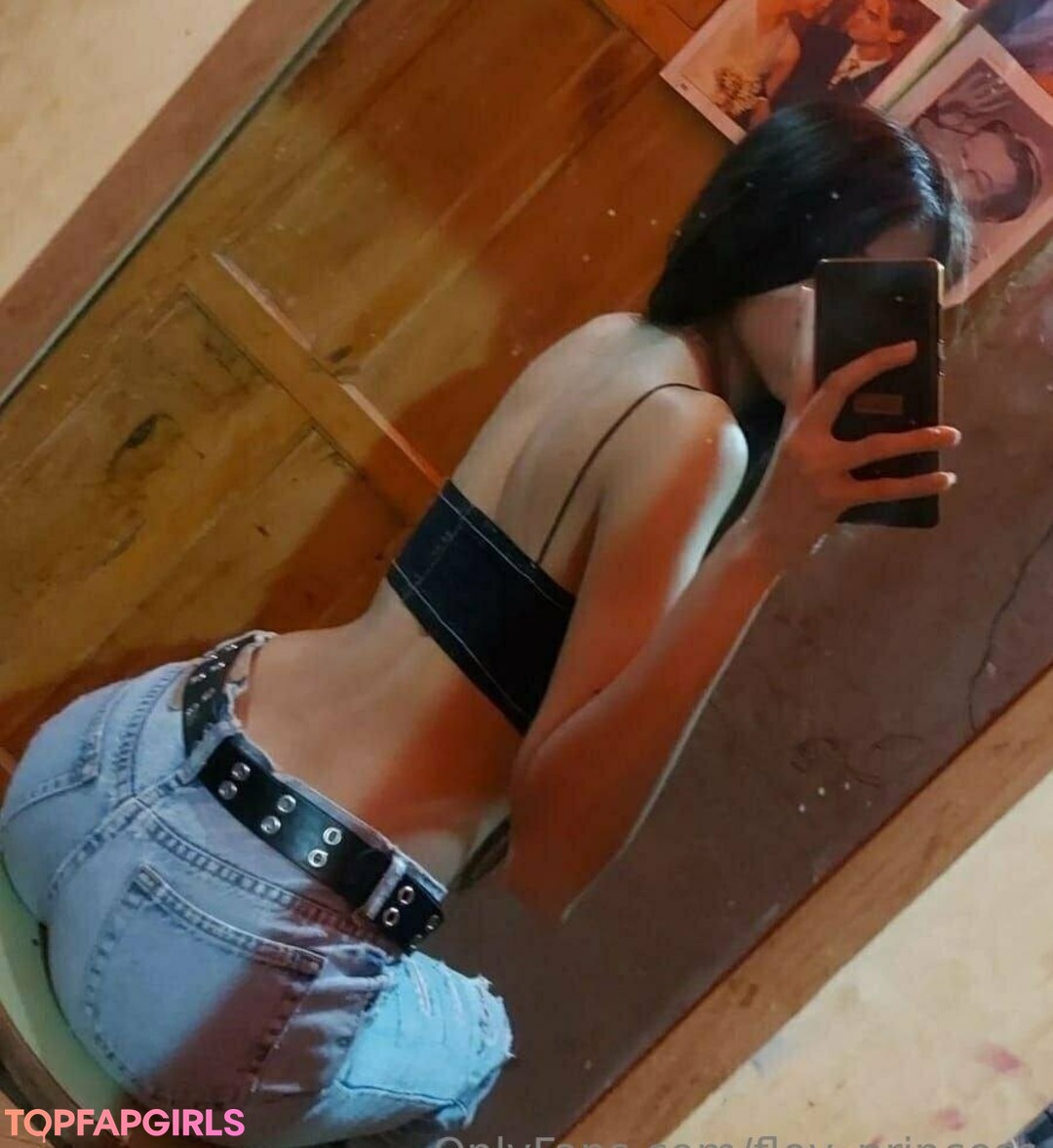 Foto di nudo di fuga di OnlyFans di Flovprincess #1119