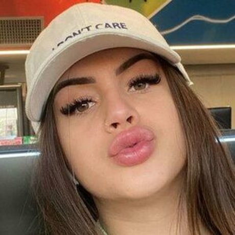 Foto di nudo di fuga di OnlyFans di Brenda Scandolara