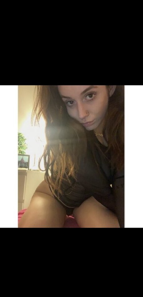 Foto di nudo di fuga di OnlyFans di Carinneyy