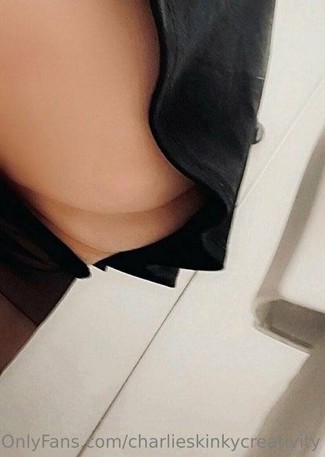 Foto di nudo di fuga di OnlyFans di Misscharliestoybox