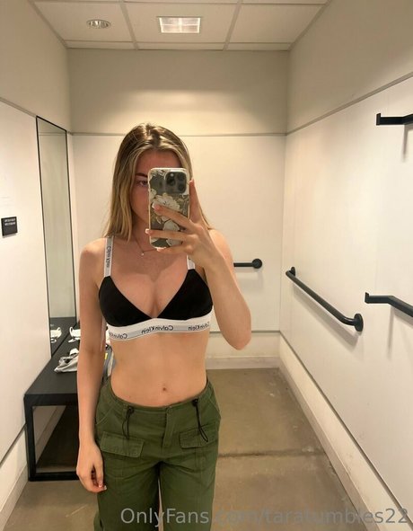 Foto di nudo di fuga di OnlyFans di Taratumbles