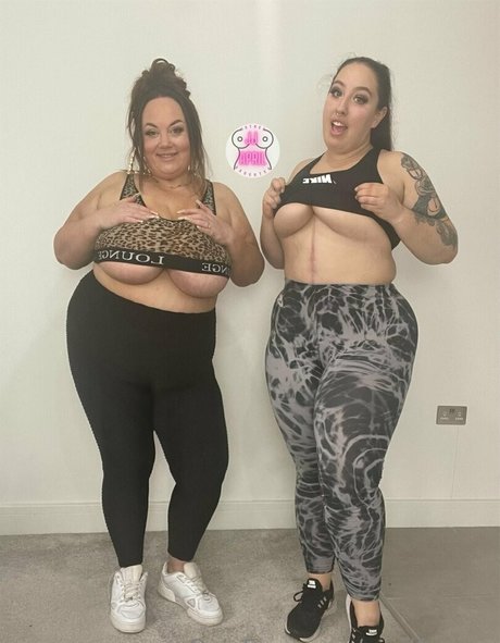 Foto di nudo di fuga di OnlyFans di Aprilfoxxxx