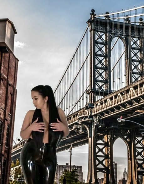 Latinamilfnyc