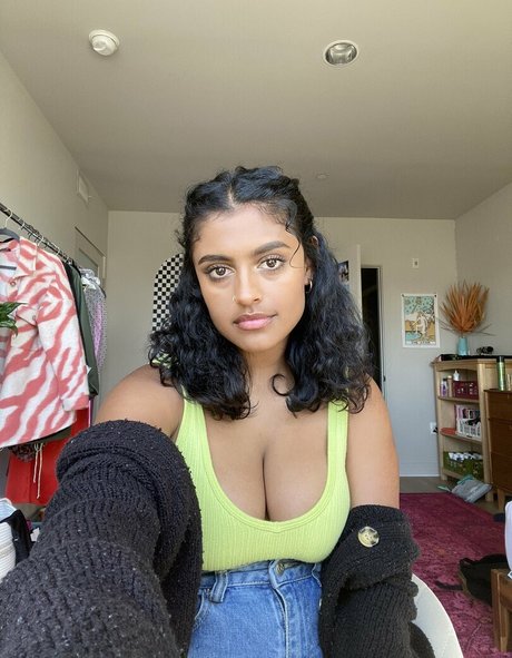 Yamini Nambimadom