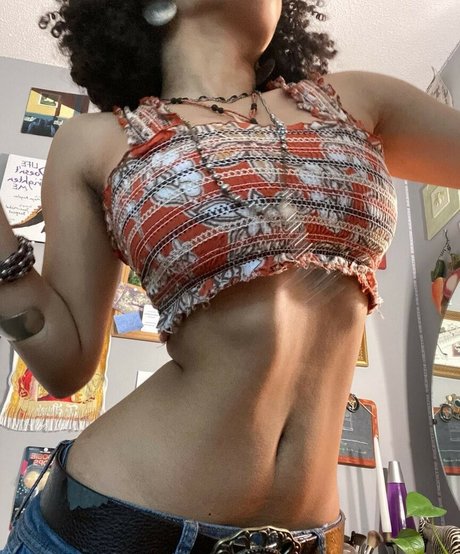 Foto di nudo di fuga di OnlyFans di Aaliyeezy