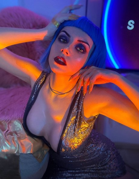 Ezy Summers Cosplay