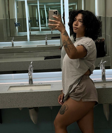 Foto di nudo di fuga di OnlyFans di Builtbritt