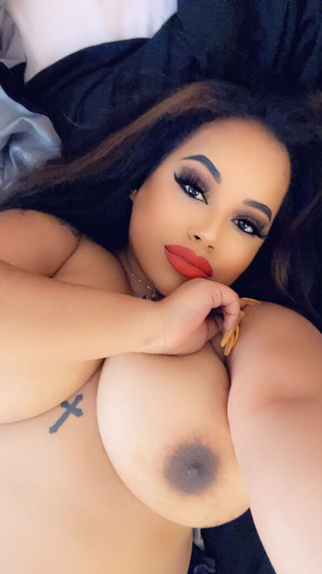 Foto di nudo di fuga di OnlyFans di Kittikarella