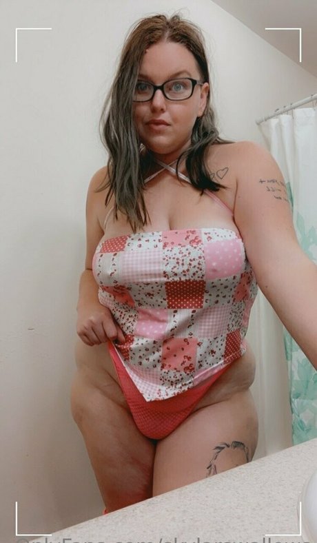Foto di nudo di fuga di OnlyFans di Skylarswallows