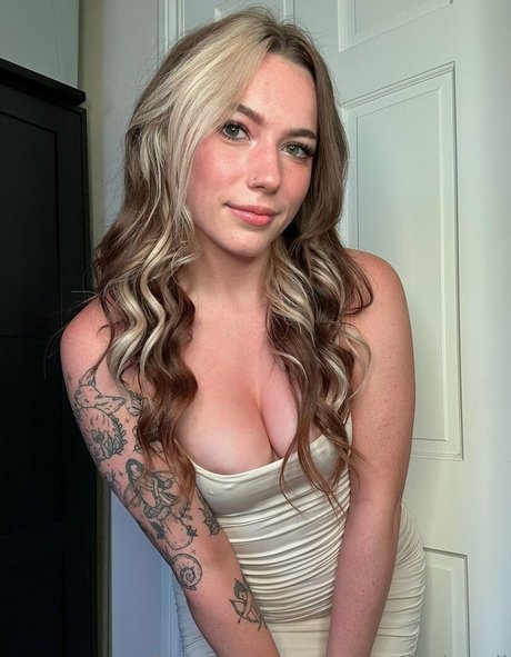 Foto di nudo di fuga di OnlyFans di Sweetlikekendi