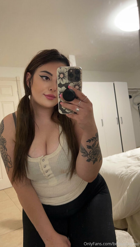 Bellaapaigexo