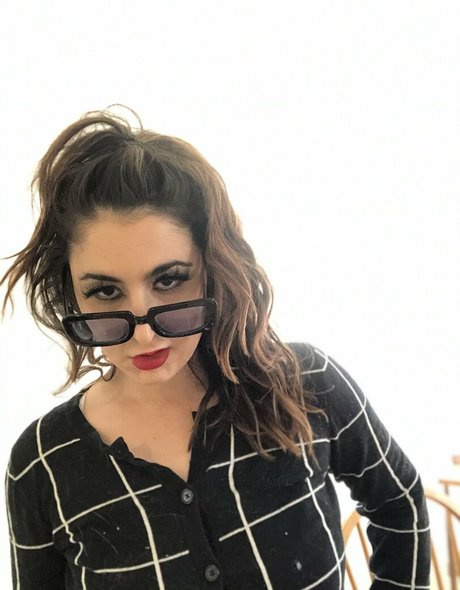 Snarkybrunette