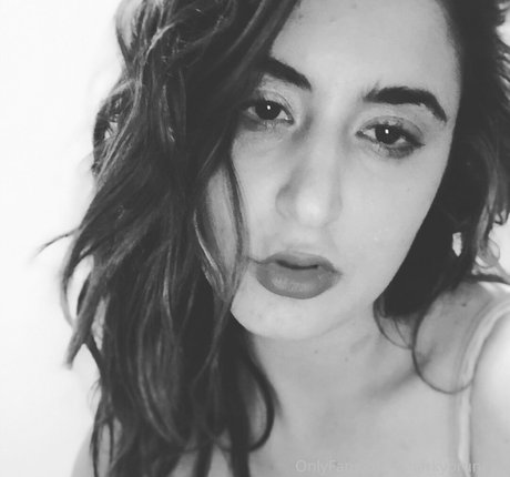 Snarkybrunette